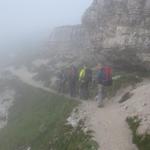 bei dichtem Nebel wandern wir Richtung Crespeina Joch. Wir waren froh auch ohne Frühstück die Puez Hütte verlassen zu haben