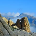 Dolomit, wissenschaftlich Dolomitstein, ist ein Karbonat-Gestein