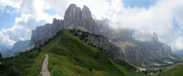 Breitbildfoto der Sella Gruppe die wir nun vor uns haben