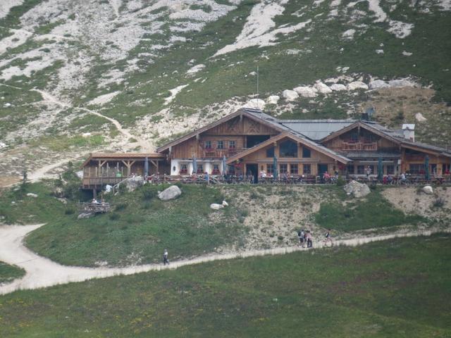 Blick zurück zur Jimmy's Hütte. Das Essen und die Bedienung werden wir nie vergssen. Einfach super