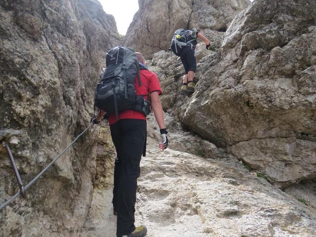 es sind noch diverse Hürden zu nehmen, bevor wir den Rifugio Pisciadù erreichen