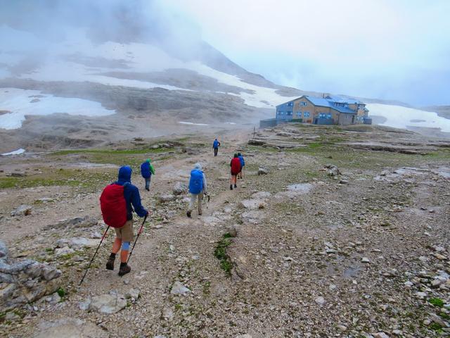 wir haben den Rifugio Boè 2873 m.ü.M. erreicht