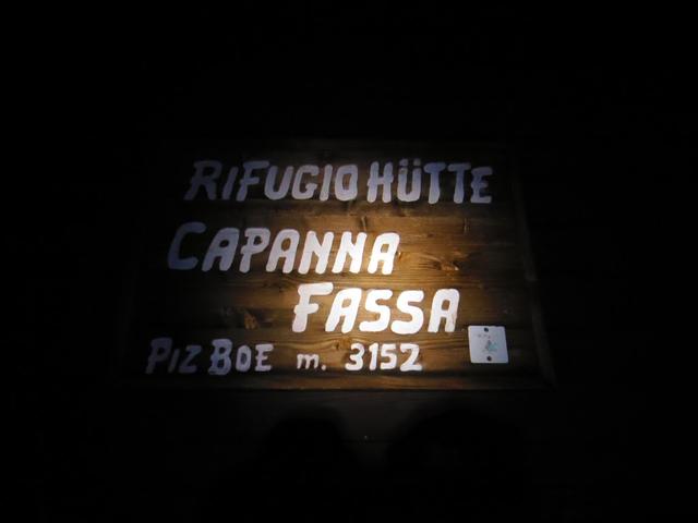wir haben die Capanna Fassa und zugleich den Piz Boè auf 3152 m.ü.M erreicht