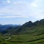 was für ein schönes Breitbildfoto auf dem Weg zum Rifugio Fredarola. Sella-, Tofane Gruppe, Padonkamm und Marmolada