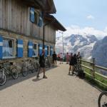 wir haben den neu erbauten Rifugio Viel dal Pan 2436 m.ü.M. erreicht