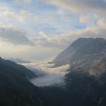 Frühmorgens mit Blick auf den Fedaiasee