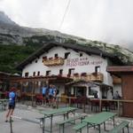 wir haben den Rifugio Passo Fedaia 2056 m.ü.M. erreicht