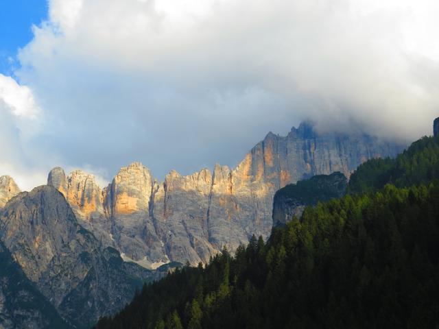 immer wieder hebt sich der Blick zur Civetta hinauf