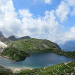 sehr schönes Breitbildfoto von der Forcella Coldai 2191 m.ü.M. auf den Lago Coldai