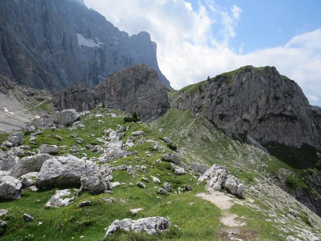 ein super schöner Wanderweg steht vor uns. Was für eine Aussicht!