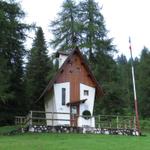 Besuch bei der kleinen Kapelle beim Passo Duran