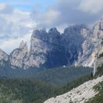 Blick zurück zum Rifugio Brutto Carestiato mit der Moiazza Gruppe