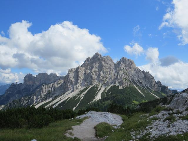 wir haben die Forcella del Moschesin 1975 m.ü.M. erreicht. Was für ein Blick auf die Cima di Pramper