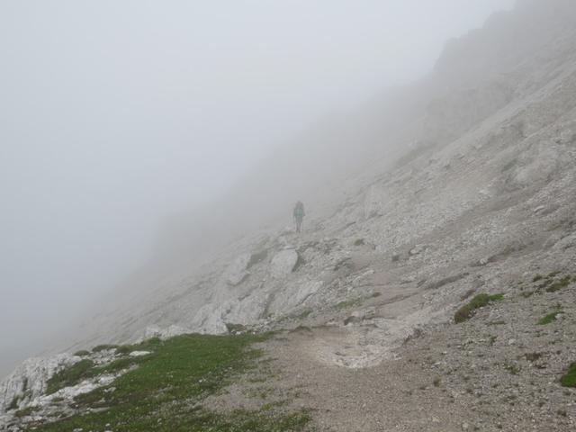 Wolken ziehen auf. Mäusi sieht man fast nicht mehr