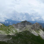 schönes Breitbildfoto von der Forcella de Zita Sud ins Tal Van de Zita de Fora. Rechts die Schiara Gruppe