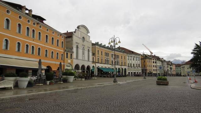 Breitbildfoto von der Piazza dei Martiri in Belluno