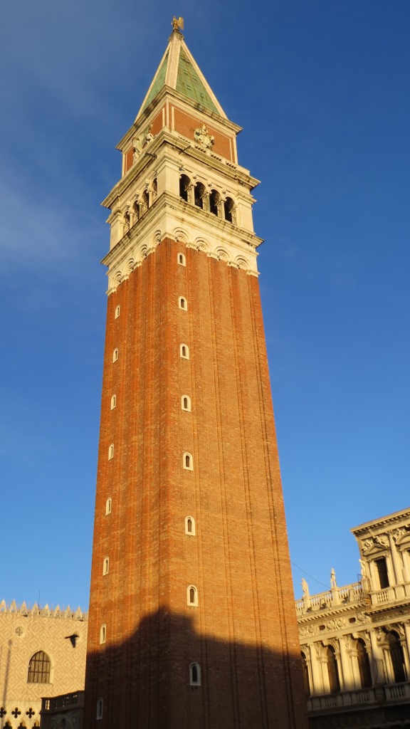 der Campanile di San Marco ist das höchste Gebäude Venedigs