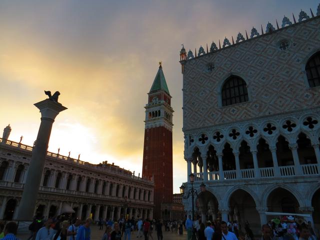 Blick von der Piazzetta auf den Campanile die San Marco