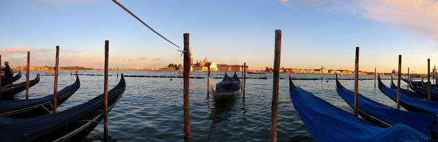 Breitbildfoto von der Piazza San Marco aus gesehen auf den Canale Grande und die Insel San Giorgio Maggiore