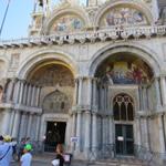 die Basilica San Marco 828 erbaut. Es ist die erste dem heiligen Markus geweihte Kirche