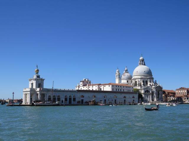 auf der Fahrt zu der barocken Basilica Santa Maria della Salute