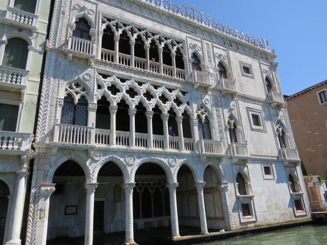 die Ca’ d’Oro ist ein Palast am Canal Grande