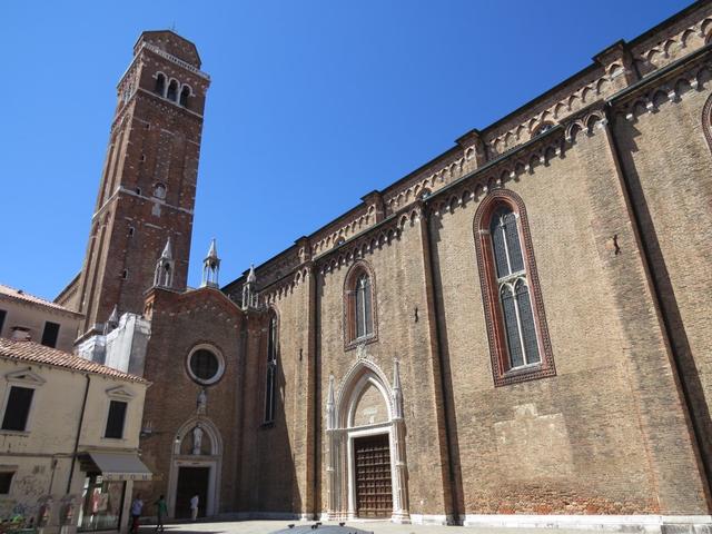 die Santa Maria Gloriosa dei Frari ist die bedeutendste gotische Kirche Venedigs