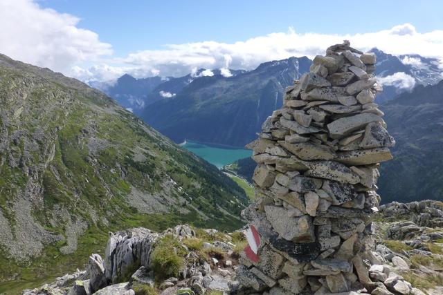 Blick hinunter zum Schlegeis-Speichersee