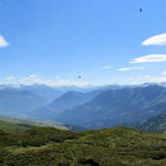 super schönes Breitbildfoto mit Blick auf den Glaser Grat, ins Domleschg, Piz Beverin, Bruschghorn und Verdushorn