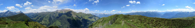 was für ein Traumhaft schönes Breitbildfoto. Unzählige Berge und Täler sind zu sehen