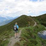 wir haben den Tguma verlassen und wandern nun alles am Grat entlang. Hier bei Punkt 2099 m.ü.M.