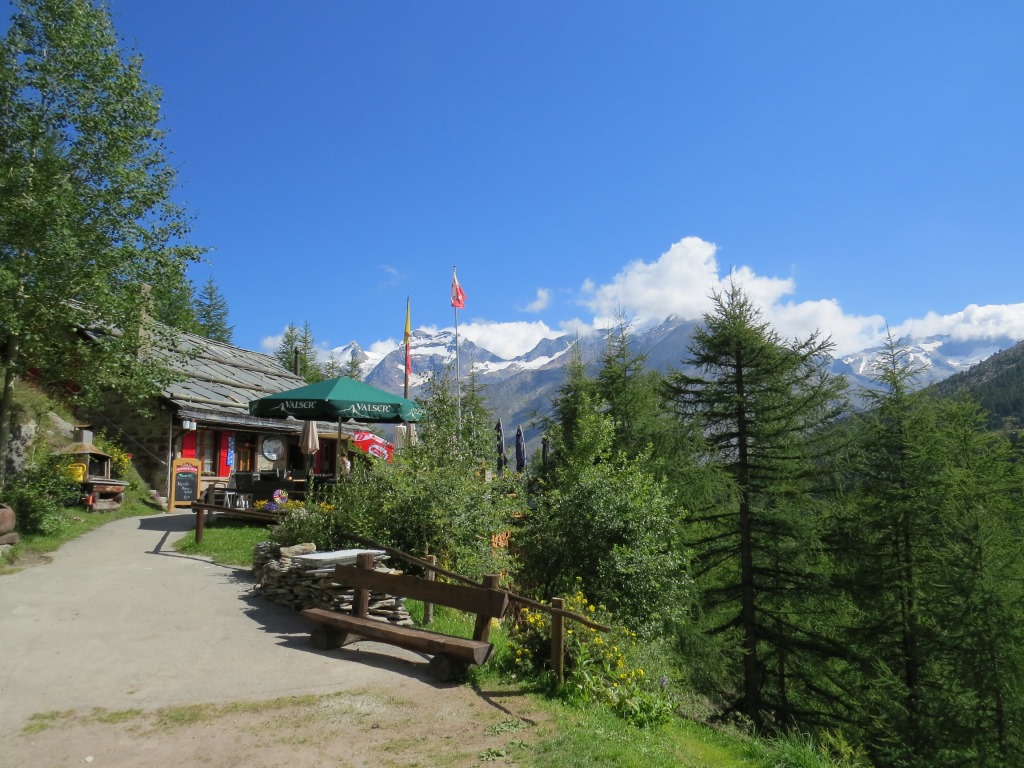 wir haben das Bergrestaurant Gletschergrotte 1998 m.ü.M. erreicht