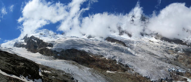 schönes Breitbildfoto vom Feegletscher