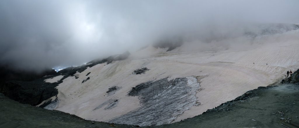 Breitbildfoto bei der Bergstation auf dem Felskinn 2989 m.ü.M.