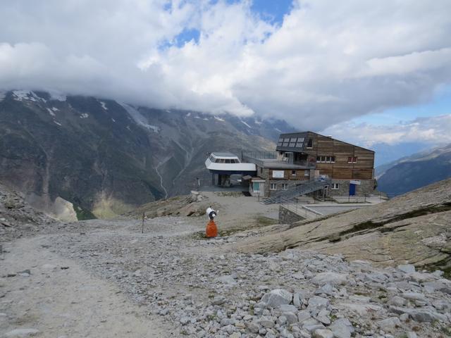 wir haben die Bergstation auf Plattjen 2570 m.ü.M. erreicht. Im Sommer geschlossen!