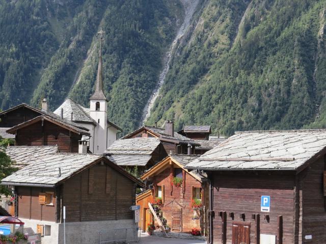 das schöne Walser Dorf Blatten bei Naters. Hier startet unsere Wanderung zur Oberaletschhütte