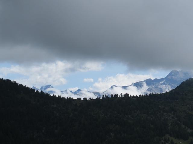 Blick auf der anderen Talseite zur Riederalp. Dort waren wir auch schon