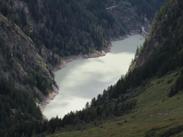 Tiefblick auf den Gibidum Stausee