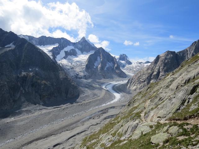 was für eine Aussicht auf den Oberaletschgletscher und auf das Nesthorn