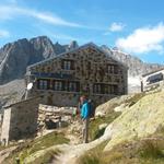nach einer traumhaft schönen Wanderung haben wir die Oberaletschhütte 2640 m.ü.M. erreicht
