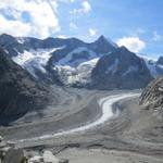 Blick auf Nesthorn und das zusammentreffen von Beichgletscher und Oberaletschgletscher