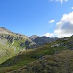 am Horizont taucht der Giübin auf