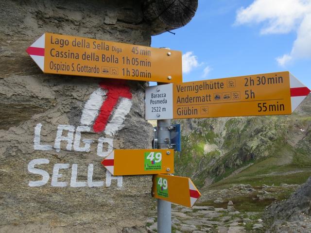 Wegweiser bei der Baracca Posmeda 2522 m.ü.M.