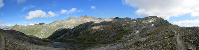 schönes Breitbildfoto vom Passo Posmeda 2585 m.ü.M. aufgenommen, mit Blick Richtung Giübin