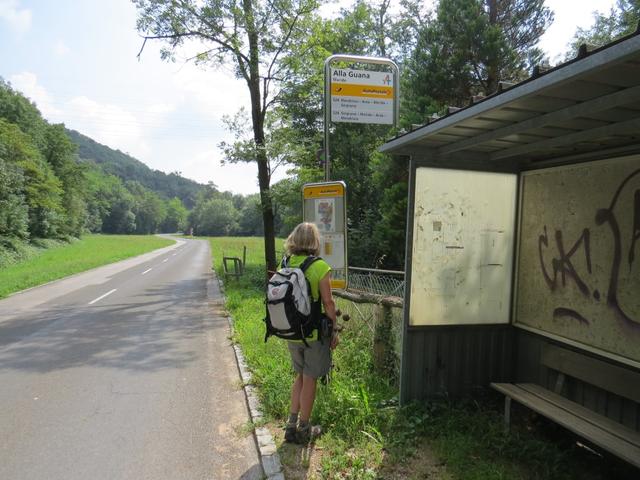 bei Punkt 529 m.ü.M. bei der Hauptstrasse haben wir den Bus genommen der uns nach Arzo zurück brachte