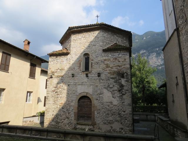 danach haben wir einen kleinen Abstecher nach Riva San Vitale unternommen und das Baptisterium San Giovanni besucht