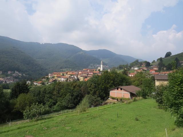Blick auf Caneggio und das Valle di Muggio