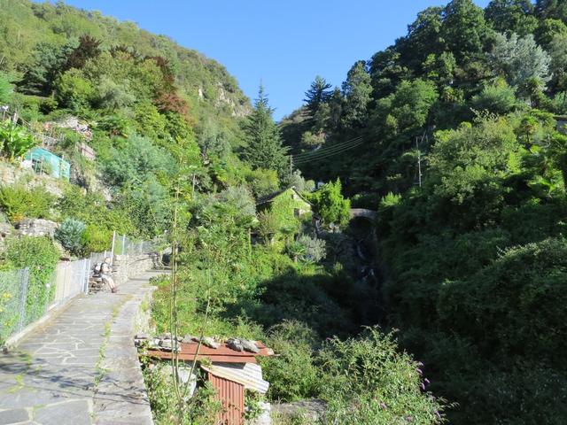 auf der orographisch rechte Seite des Ri da Riei verlassen wir Verscio