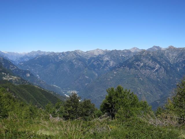 Blick hinunter ins Valle Maggia