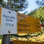 Wegweiser beim Passo della Garina 1076 m.ü.M.